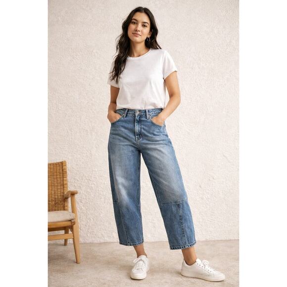 Pilcro by Anthropologie Denim - Pilcro Anthropologie Barrel Leg Jeans Size 25 Medium Blue Wash Curved Horseshoe